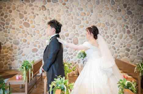 お二人らしさと皆んなで楽しむliveweddingの挙式画像