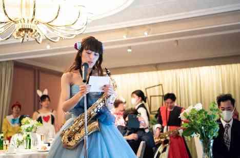開放感のあるテラスパーティで　安心のW♩の演出画像