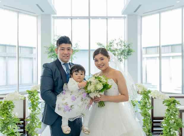 大切な家族のお披露目☆3人でFamily！の挙式実例画像