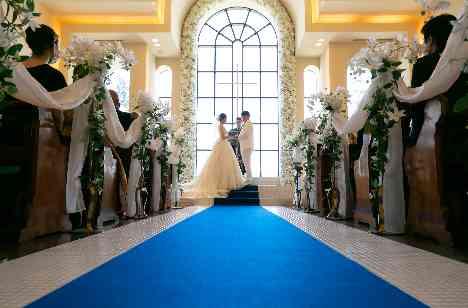 ゲストが楽しめるおしゃれweddingの挙式画像