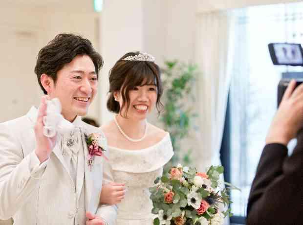 会場の皆様と画面越しの皆様からも“おめでとう”の挙式実例画像