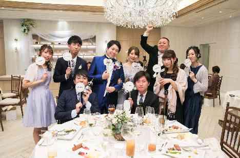 ボタニカルなカラーに包まれ爽やかなご結婚式♪の披露宴画像
