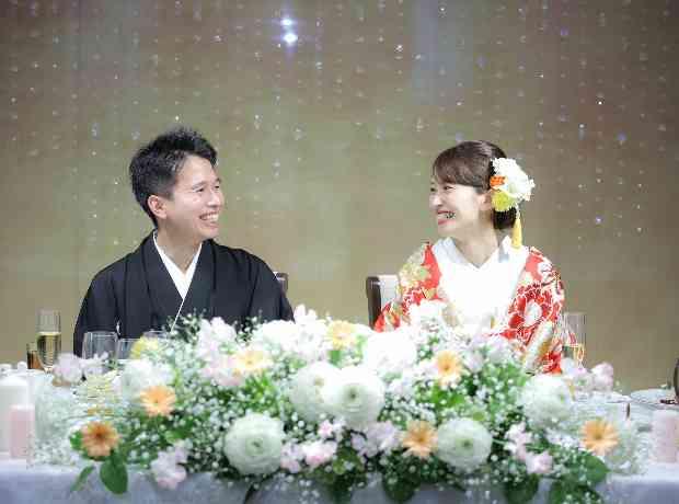 大人かわいく みんなが楽しめる結婚式の挙式実例画像