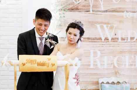 結婚20周年記念の幸せweddingの披露宴画像