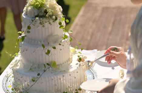 緑に囲まれて笑顔あふれる自由な結婚式をの挙式画像